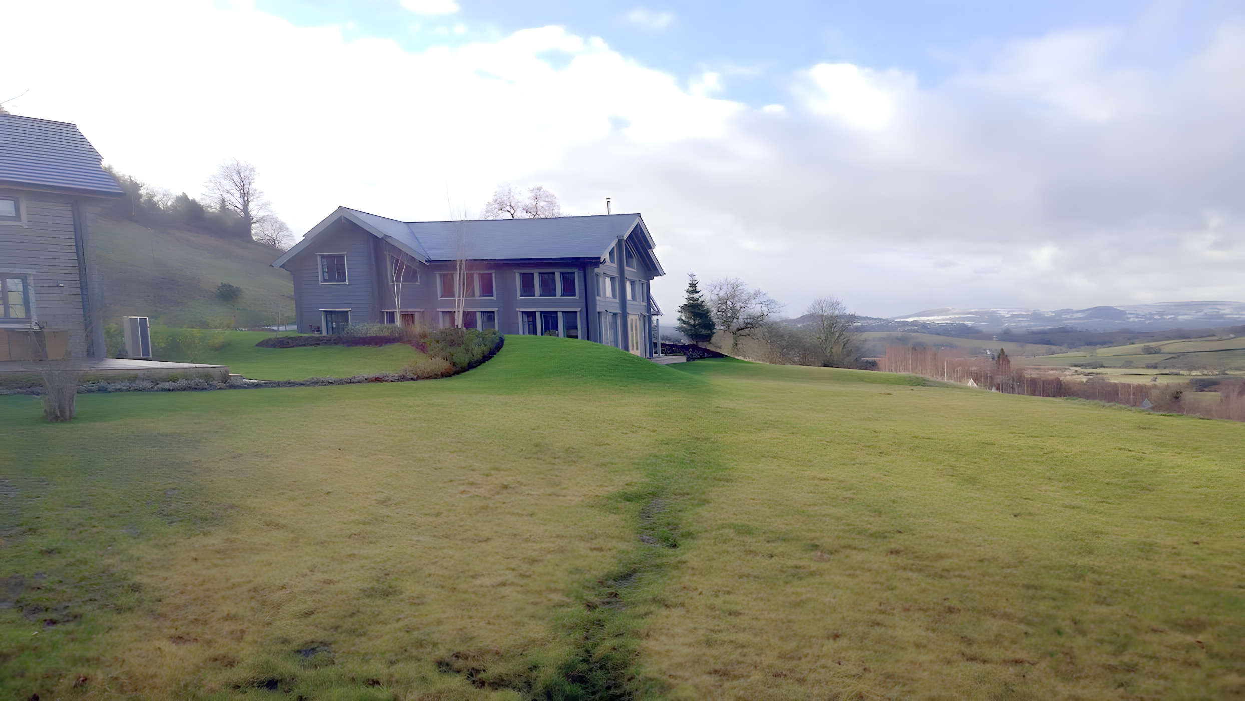 Hunter Lodges Celtic Manor - Image 5