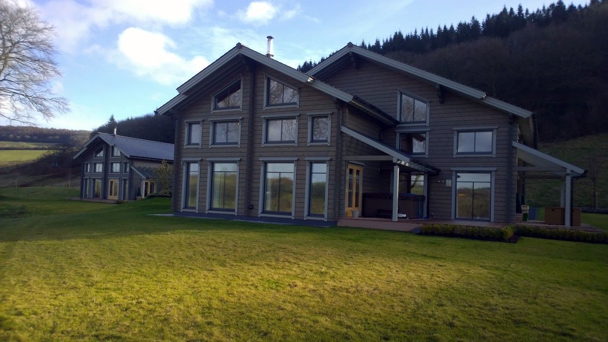 Hunter Lodges Celtic Manor - Image 15