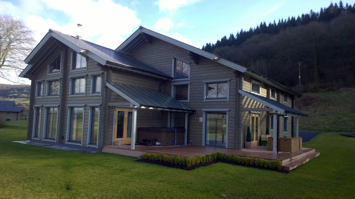 Hunter Lodges Celtic Manor - Image 16