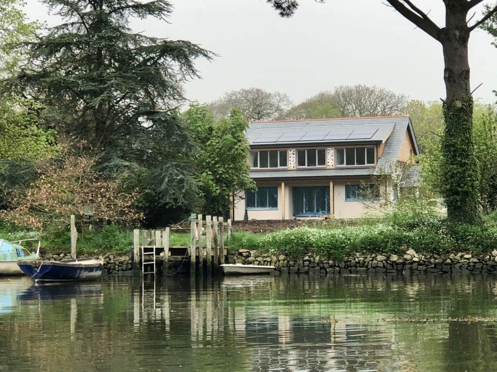 London Pool House - Image 1