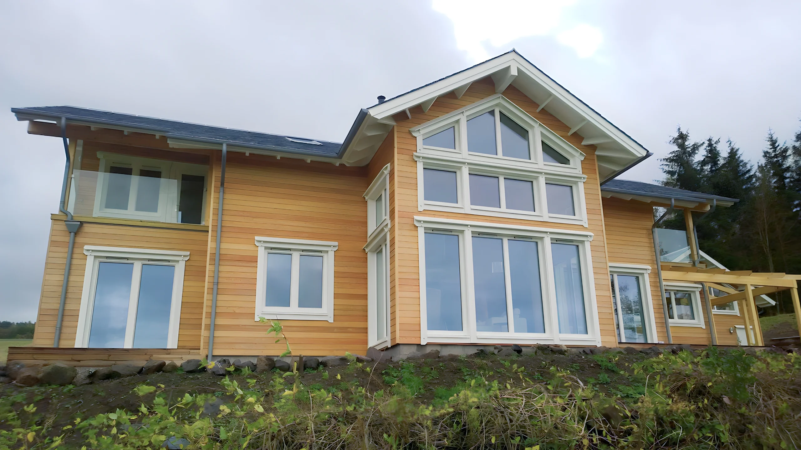 Perth Scotland Log Home - Image 1